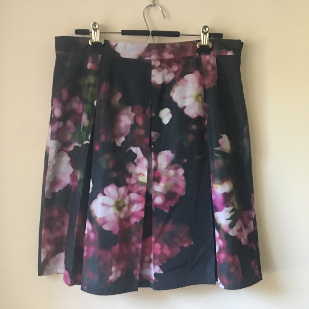 Black & Pink Knee Length Floral Skirt Size 14